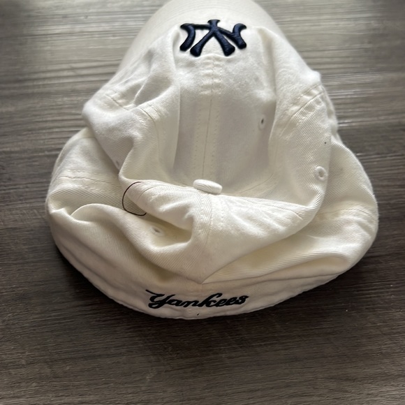 Yankees cap - Picture 3 of 3